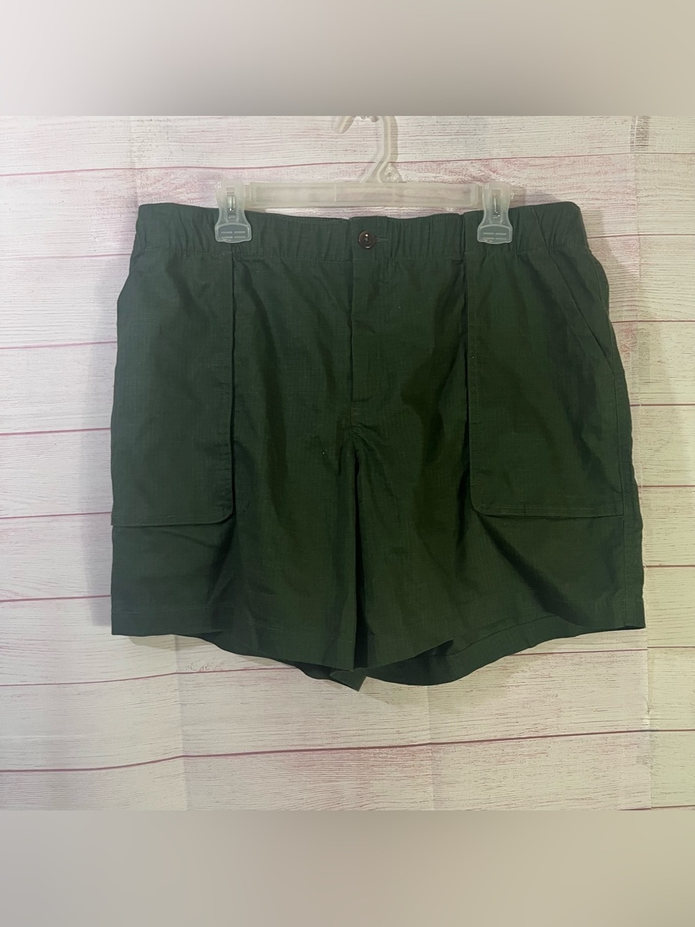 Duluth Trading Company Green Shorts Size 16